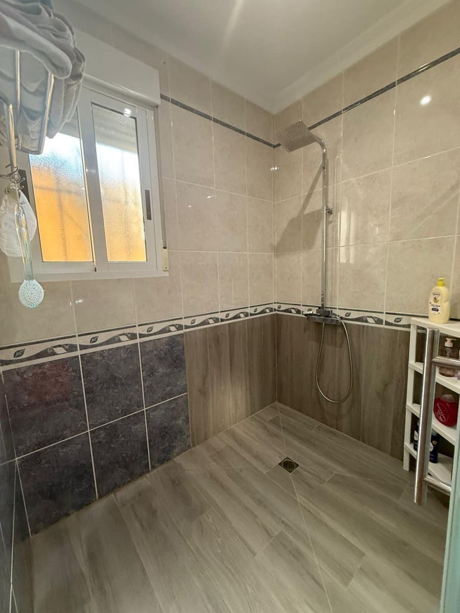 3 sypialnia Willa na sprzedaż w Callosa de Segura z basenem garażem - 399 000 € (Ref: 9674395)