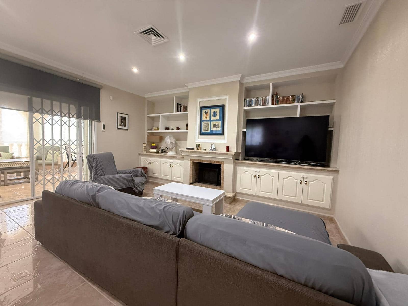 3 sypialnia Willa na sprzedaż w Callosa de Segura z basenem garażem - 399 000 € (Ref: 9674395)