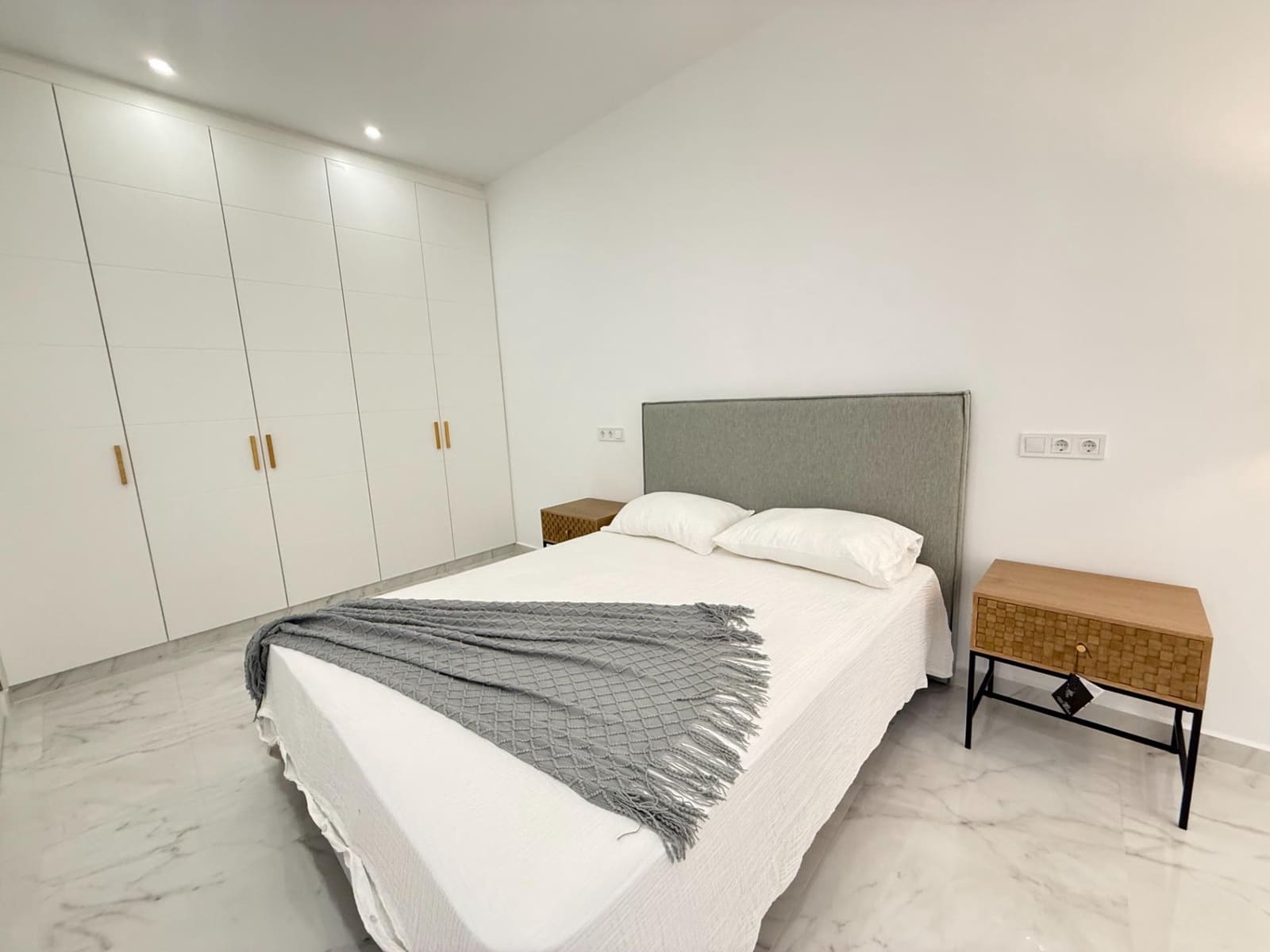 2 slaapkamer Appartement te koop in Torrevieja - € 259.000 (Ref: 9674397)