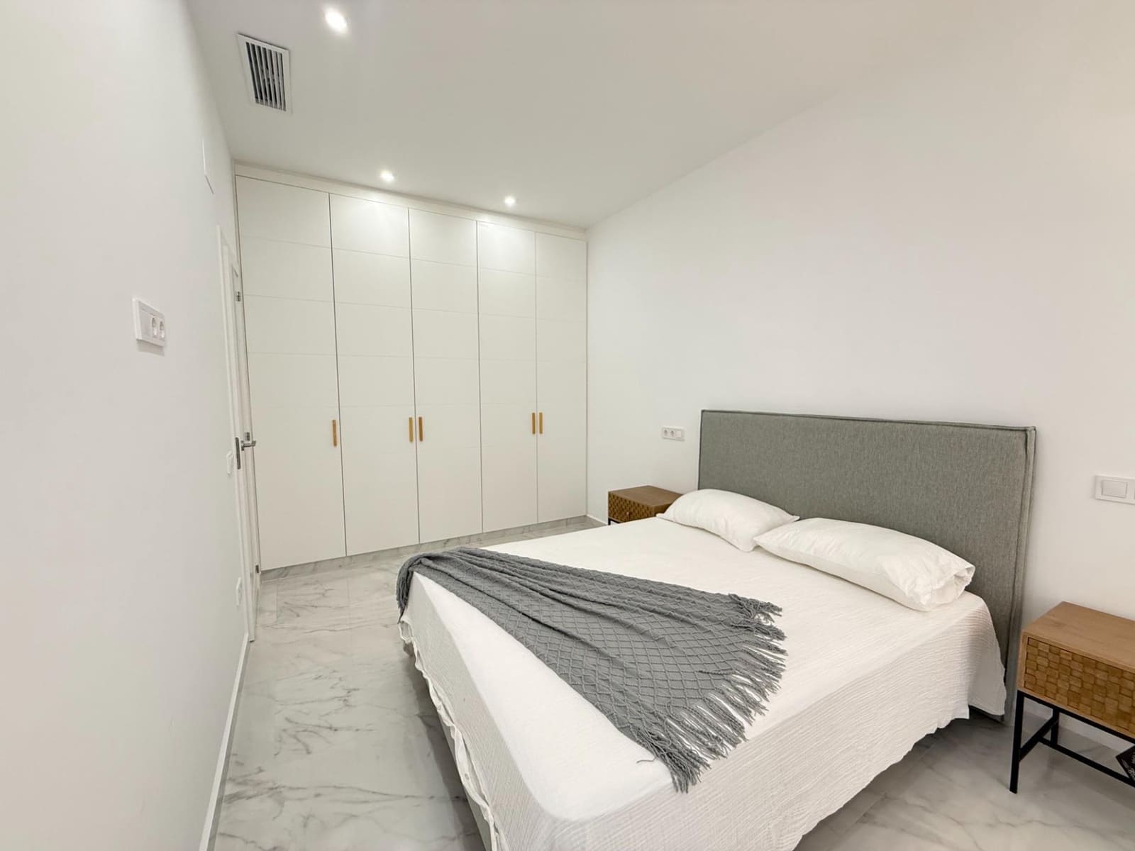 2 slaapkamer Appartement te koop in Torrevieja - € 259.000 (Ref: 9674397)