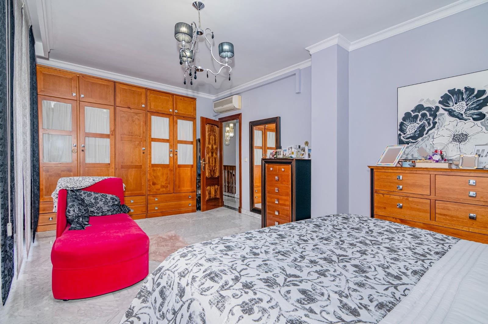 Chalet de 4 habitaciones en Granada ciudad en venta con garaje - 442.000 € (Ref: 9679951)