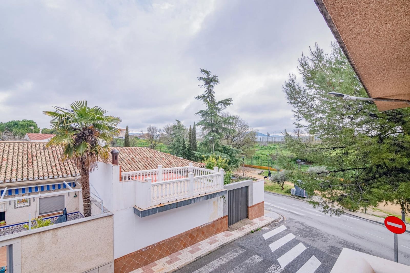 Chalet de 4 habitaciones en Granada ciudad en venta con garaje - 442.000 € (Ref: 9679951)