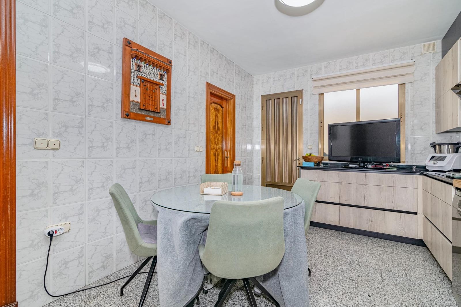 Chalet de 4 habitaciones en Granada ciudad en venta con garaje - 442.000 € (Ref: 9679951)