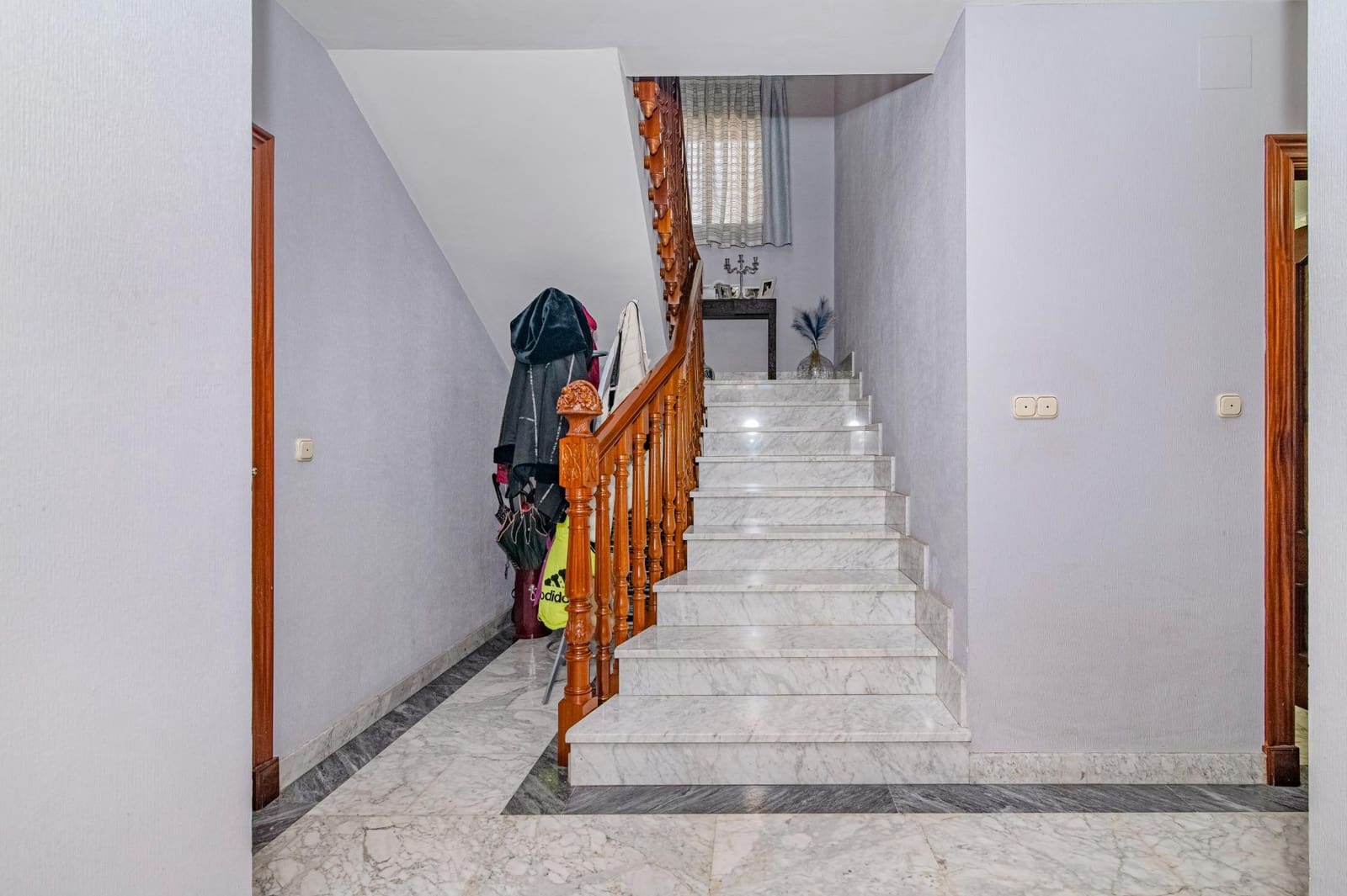 Chalet de 4 habitaciones en Granada ciudad en venta con garaje - 442.000 € (Ref: 9679951)