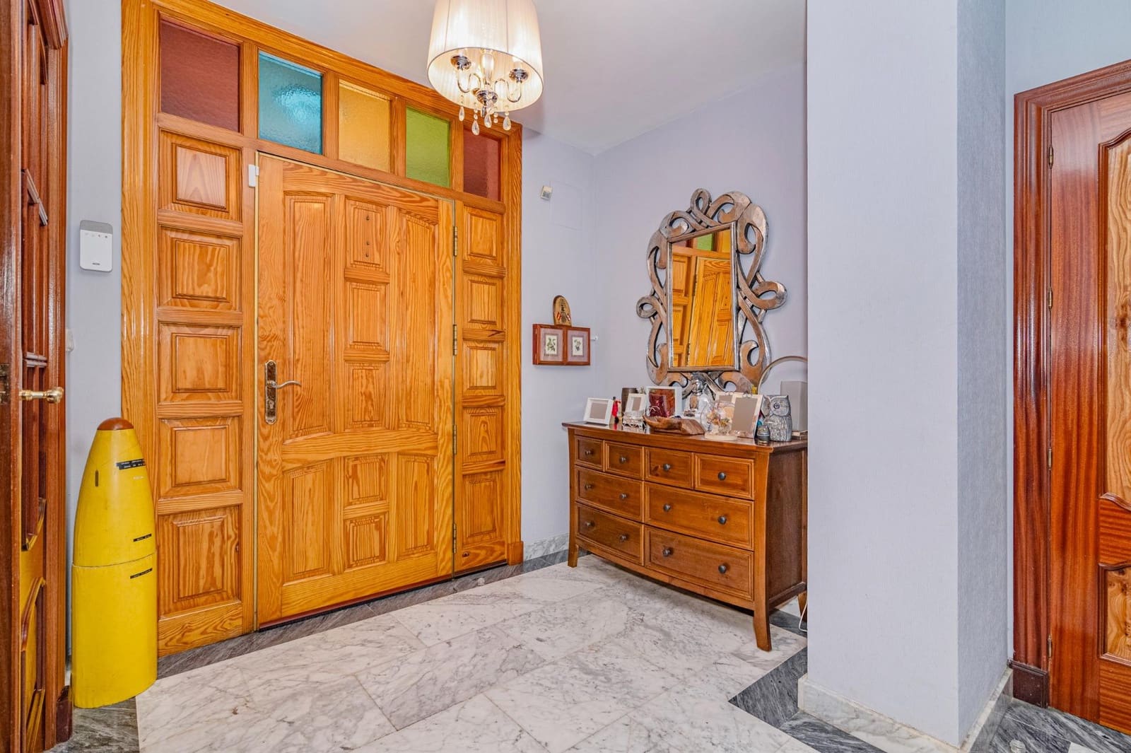 Chalet de 4 habitaciones en Granada ciudad en venta con garaje - 442.000 € (Ref: 9679951)