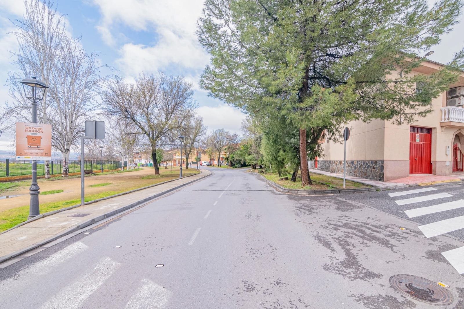 Chalet de 4 habitaciones en Granada ciudad en venta con garaje - 442.000 € (Ref: 9679951)