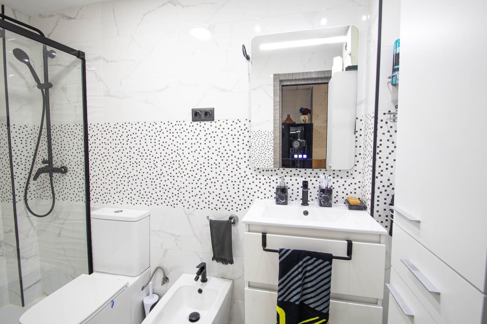 4 chambre Villa/Maison Mitoyenne à vendre à La Zubia - 178 000 € (Ref: 9686559)