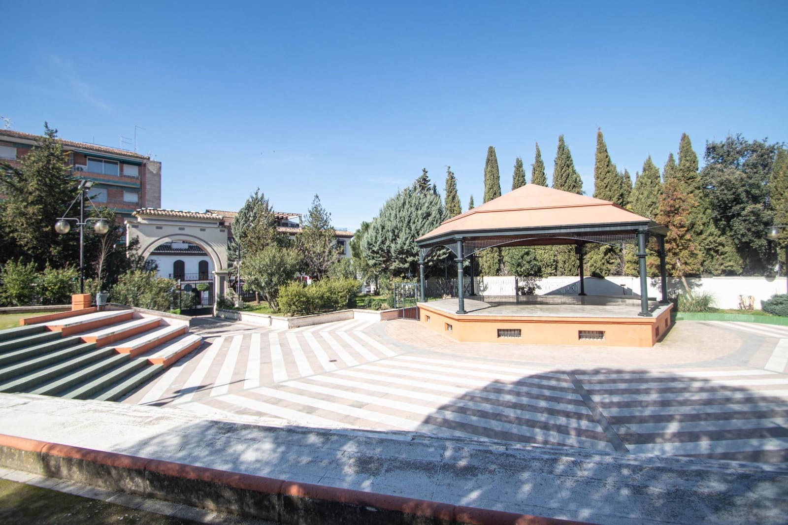 4 chambre Villa/Maison Mitoyenne à vendre à La Zubia - 178 000 € (Ref: 9686559)