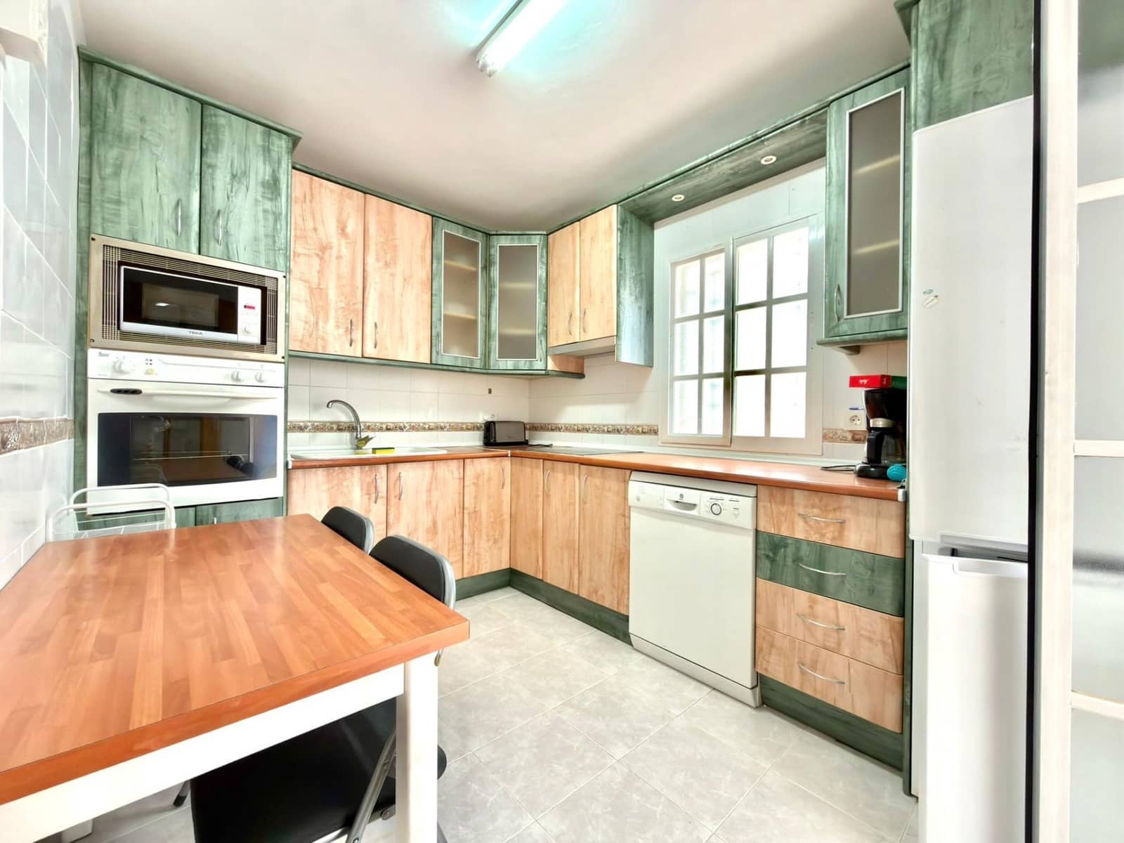 4 soveværelse Villa til salg i Albolote med swimmingpool - € 350.000 (Ref: 9690716)