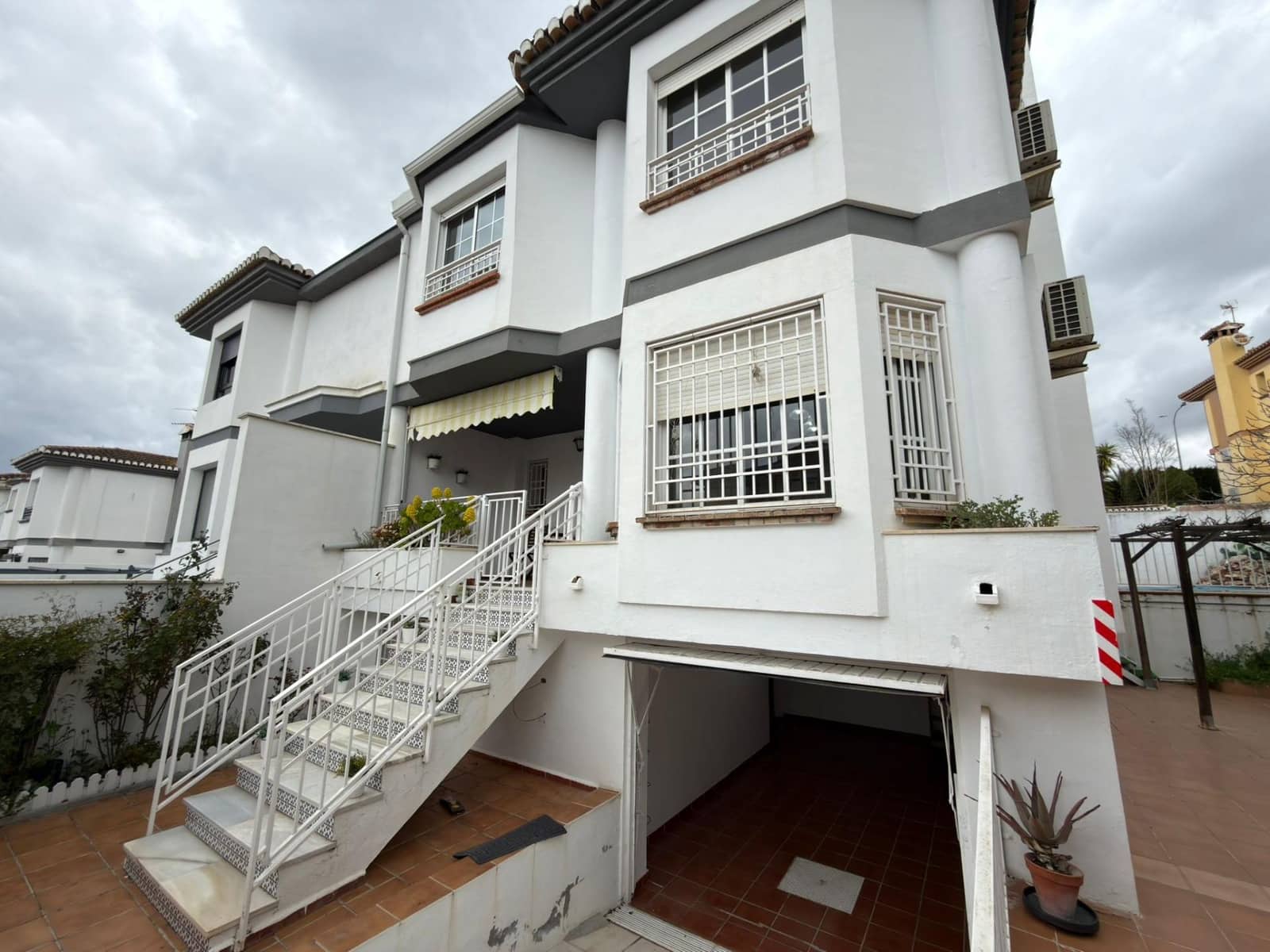 4 soveværelse Villa til salg i Albolote med swimmingpool - € 350.000 (Ref: 9690716)