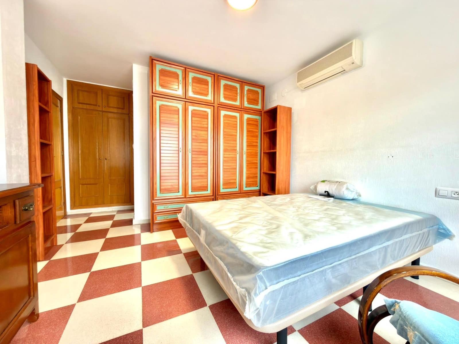 4 soveværelse Villa til salg i Albolote med swimmingpool - € 350.000 (Ref: 9690716)