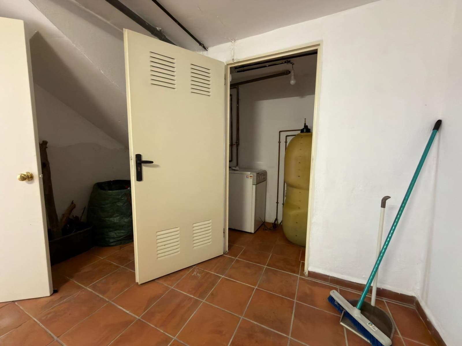 4 soveværelse Villa til salg i Albolote med swimmingpool - € 350.000 (Ref: 9690716)