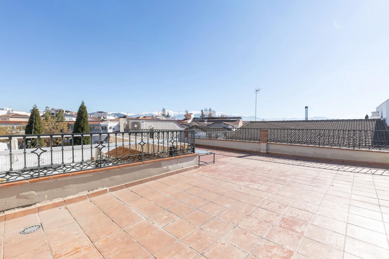 5 slaapkamer Villa te koop in Maracena met garage - € 299.900 (Ref: 9690717)