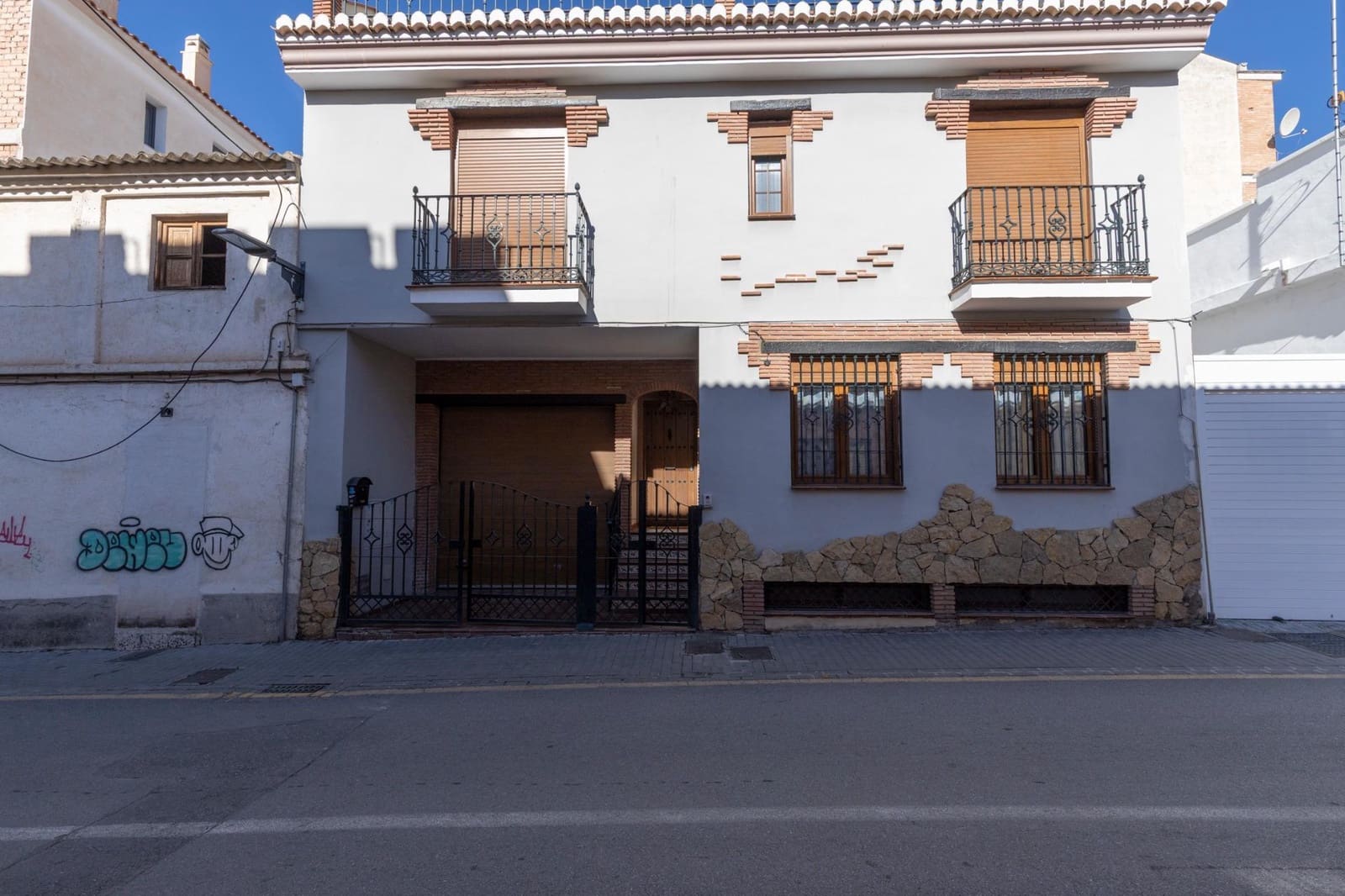 5 slaapkamer Villa te koop in Maracena met garage - € 299.900 (Ref: 9690717)