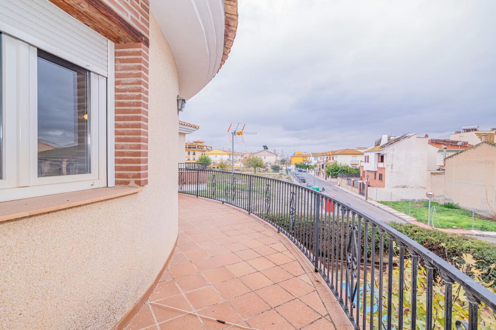 6 soveværelse Villa til salg i Atarfe med swimmingpool garage - € 369.900 (Ref: 9695456)