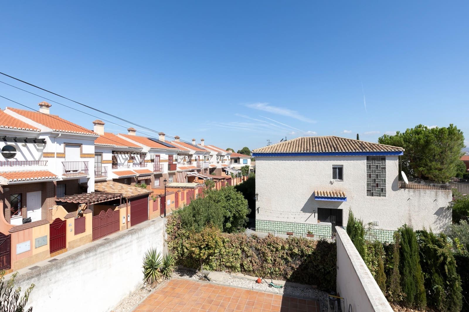 4 bedroom Villa for sale in Ogijares with pool garage - € 325,000 (Ref: 9695459)