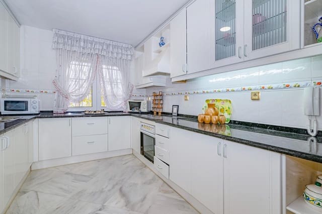 5 quarto Moradia para venda em La Zubia com piscina garagem - 1 190 000 € (Ref: 9695460)