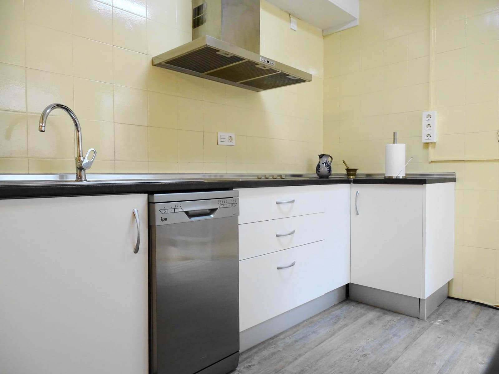 4 bedroom Terraced Villa for sale in Granada city - € 350,000 (Ref: 9695461)