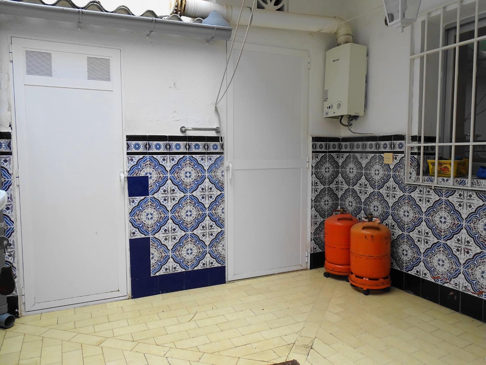 4 bedroom Terraced Villa for sale in Granada city - € 350,000 (Ref: 9695461)