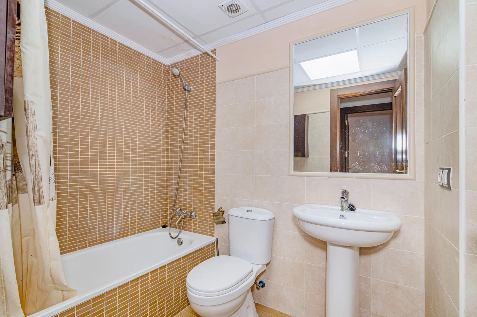 2 bedroom Flat for sale in La Zubia - € 150,000 (Ref: 9695462)