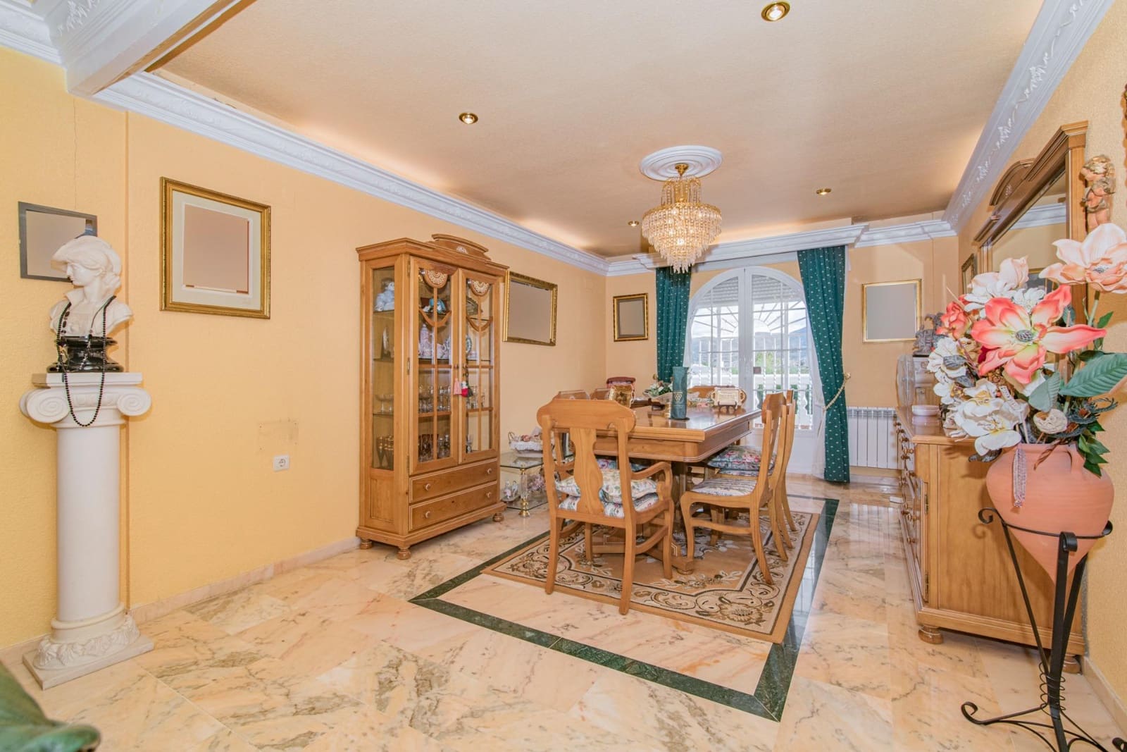 6 bedroom Villa for sale in Ogijares with pool garage - € 459,000 (Ref: 9698893)