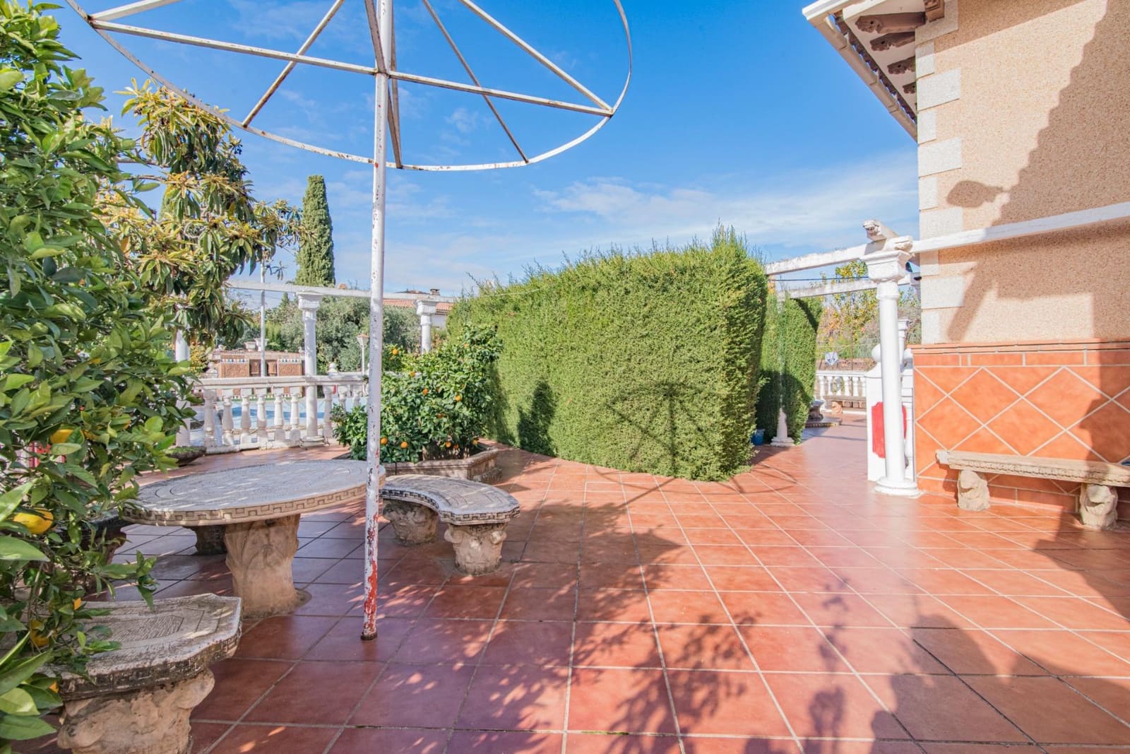 6 bedroom Villa for sale in Ogijares with pool garage - € 459,000 (Ref: 9698893)