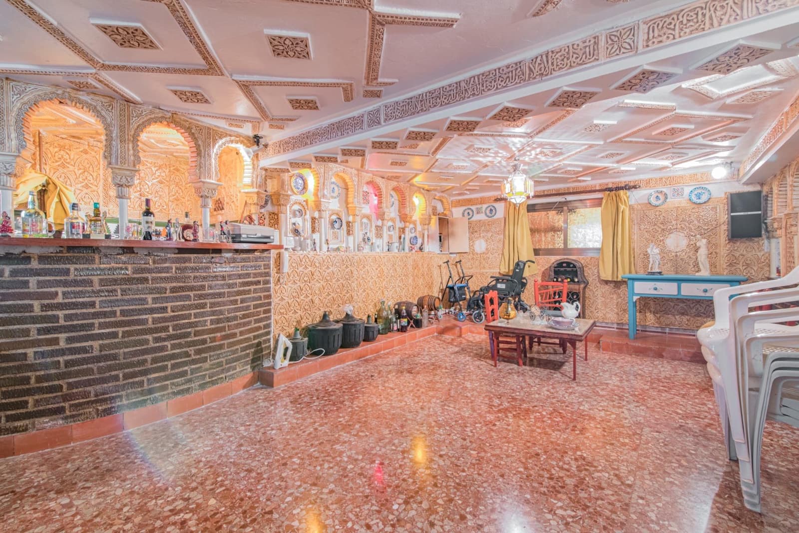 6 bedroom Villa for sale in Ogijares with pool garage - € 459,000 (Ref: 9698893)