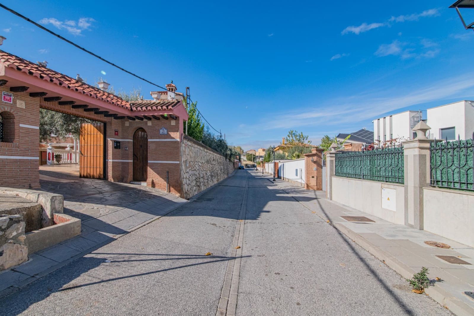 6 bedroom Villa for sale in Ogijares with pool garage - € 459,000 (Ref: 9698893)