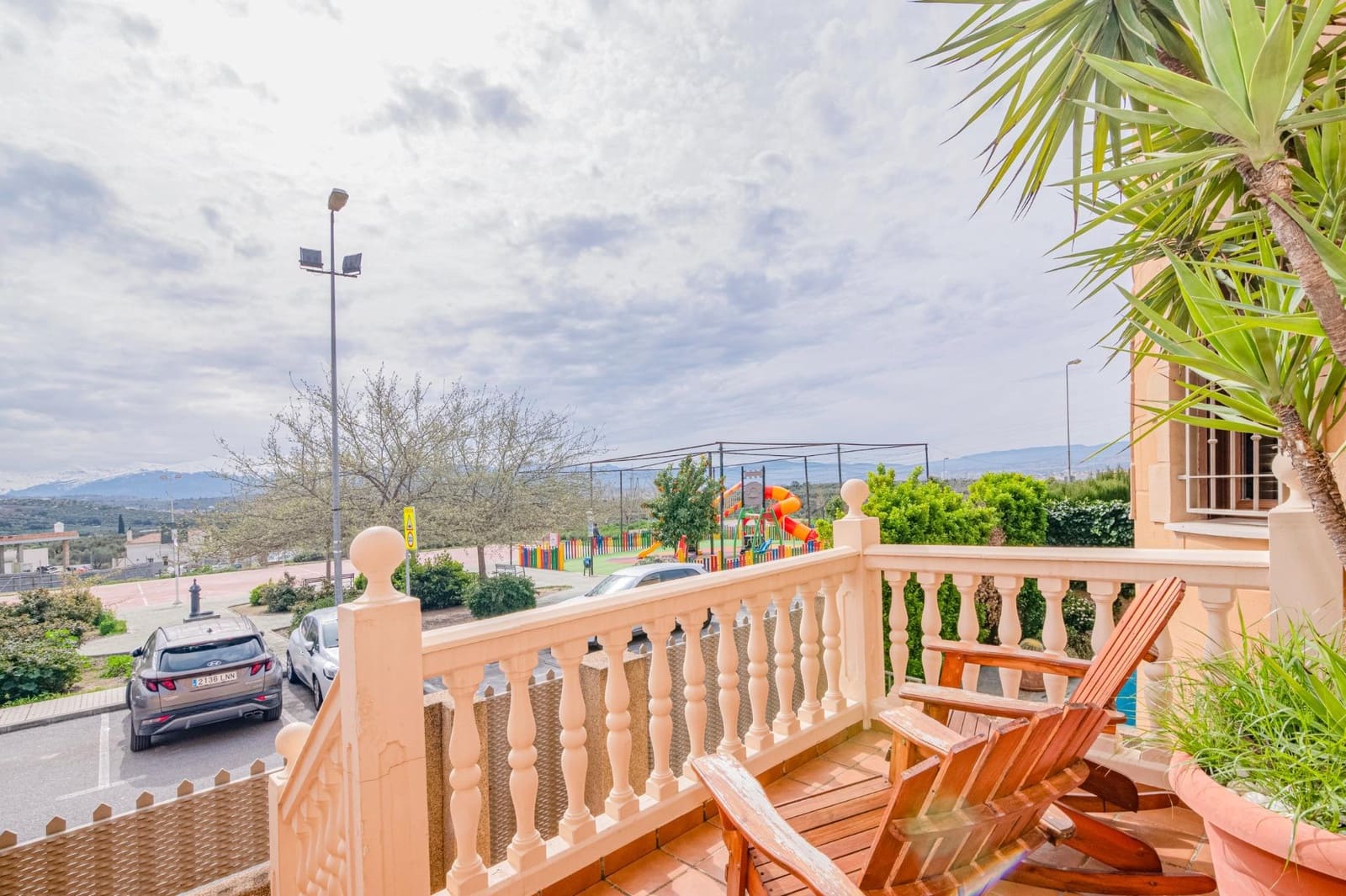 3 bedroom Semi-detached Villa for sale in Peligros with pool garage - € 318,000 (Ref: 9712093)