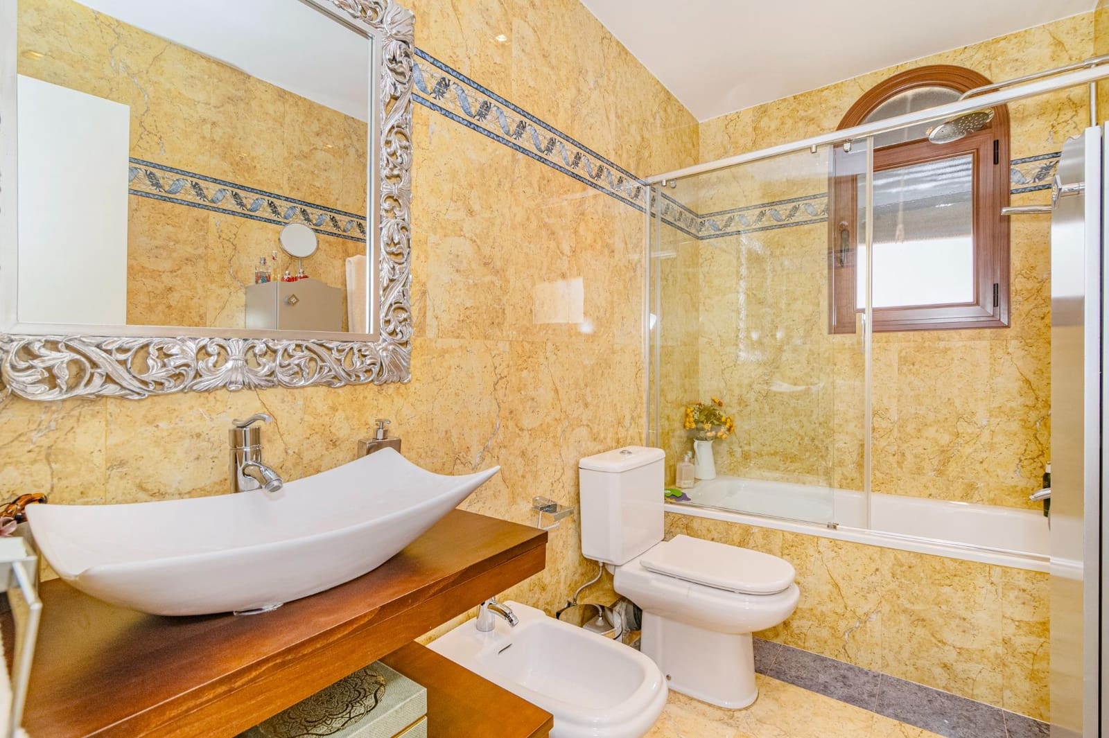 3 bedroom Semi-detached Villa for sale in Peligros with pool garage - € 318,000 (Ref: 9712093)