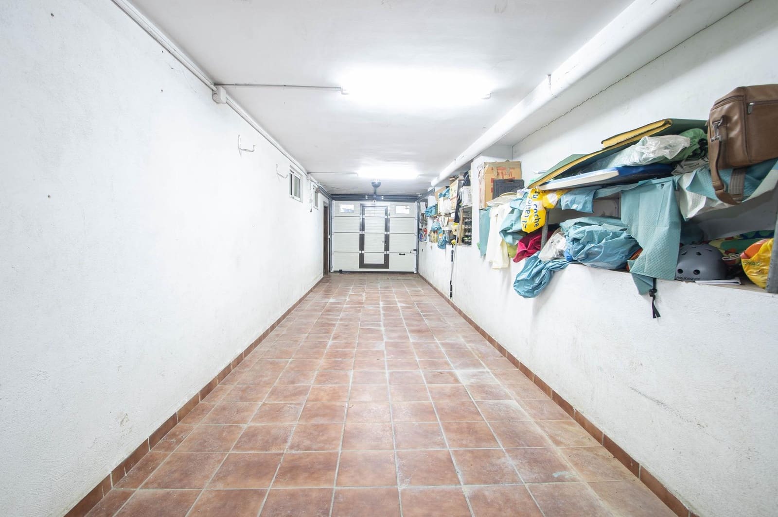 5 bedroom Villa for sale in Peligros with garage - € 498,000 (Ref: 9712096)