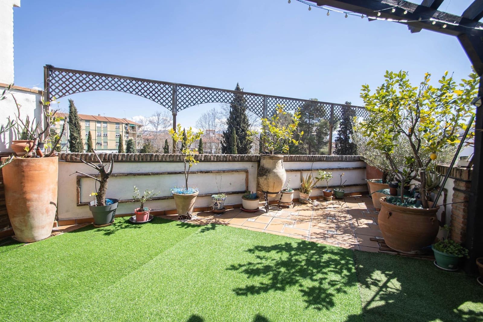 5 bedroom Villa for sale in Peligros with garage - € 498,000 (Ref: 9712096)