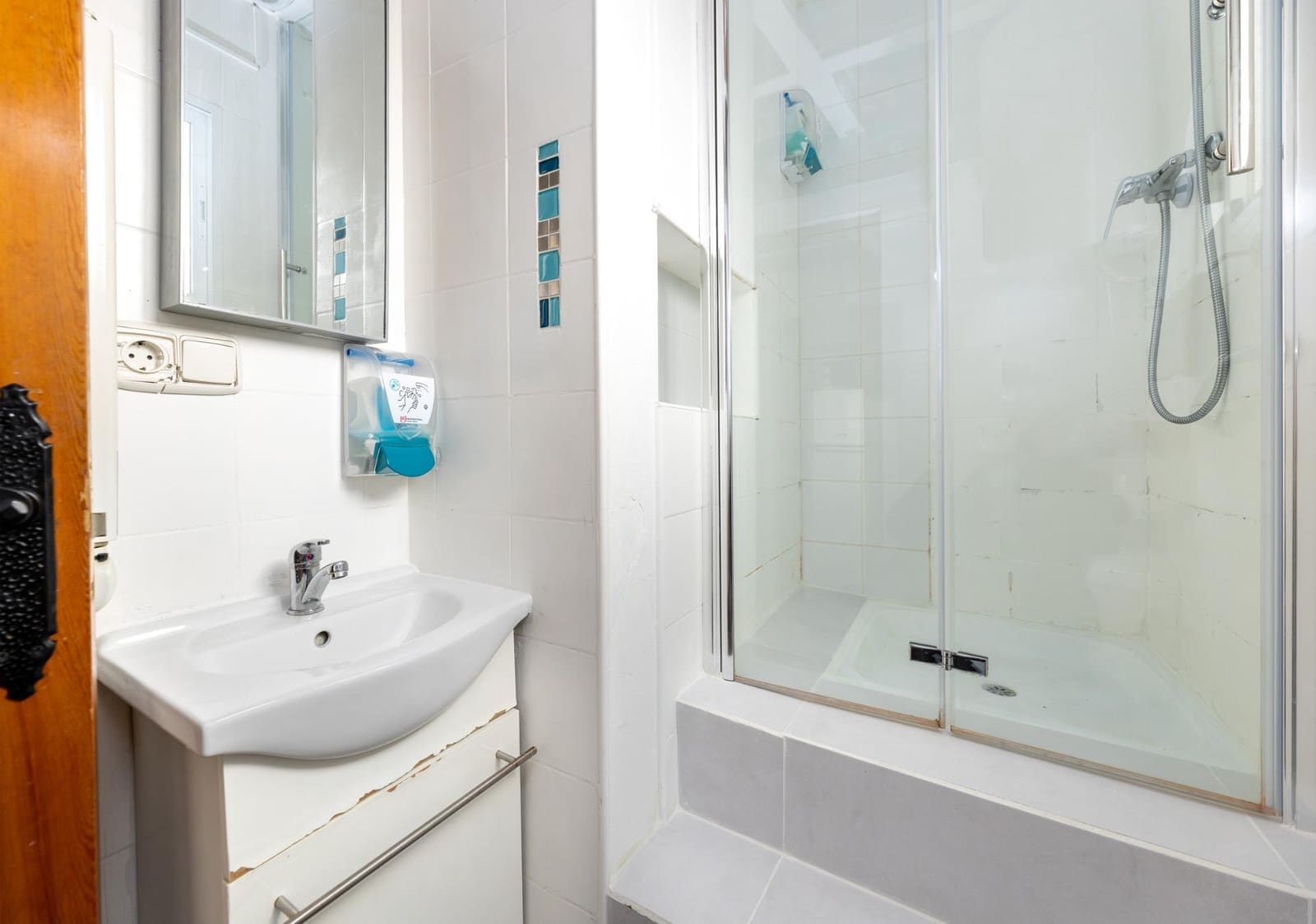 Hotel de 10 habitaciones en Granada ciudad en venta - 1.900.000 € (Ref: 9743165)