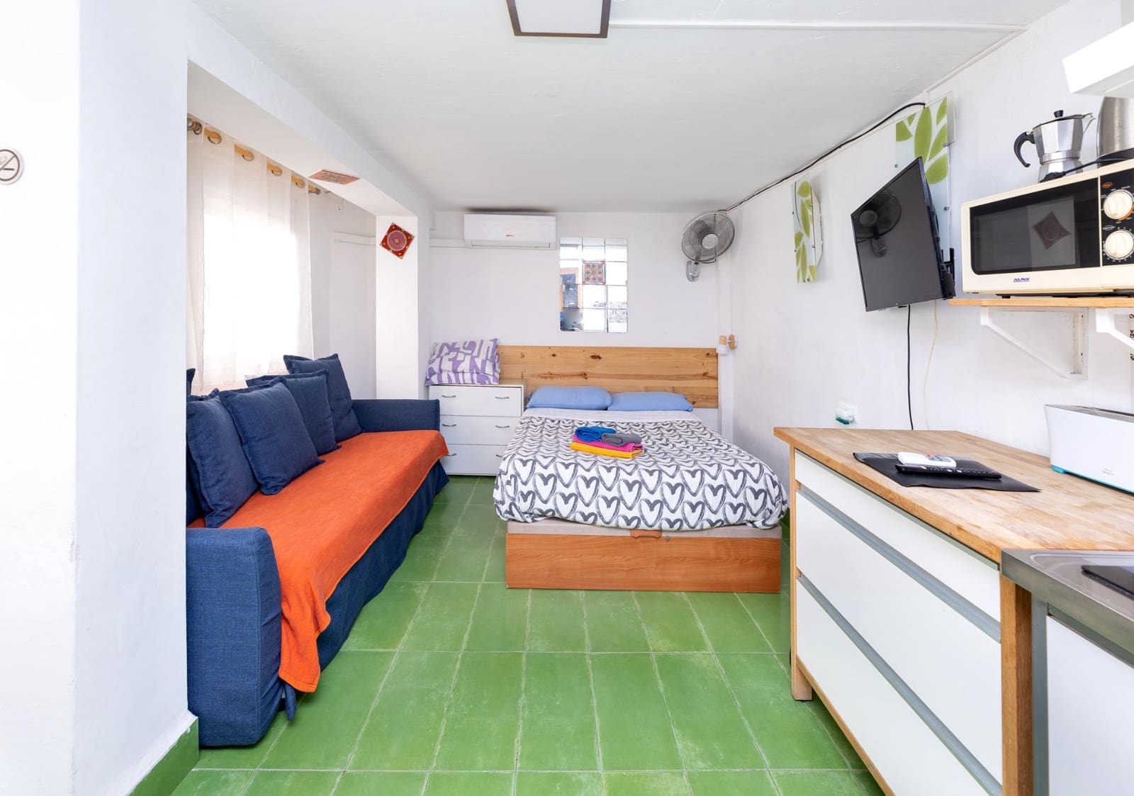 Hotel de 10 habitaciones en Granada ciudad en venta - 1.900.000 € (Ref: 9743165)