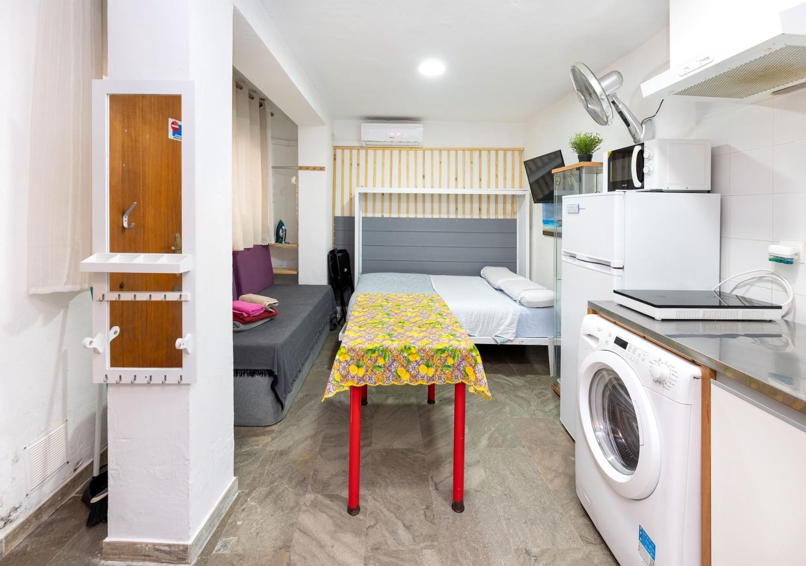 Hotel de 10 habitaciones en Granada ciudad en venta - 1.900.000 € (Ref: 9743165)