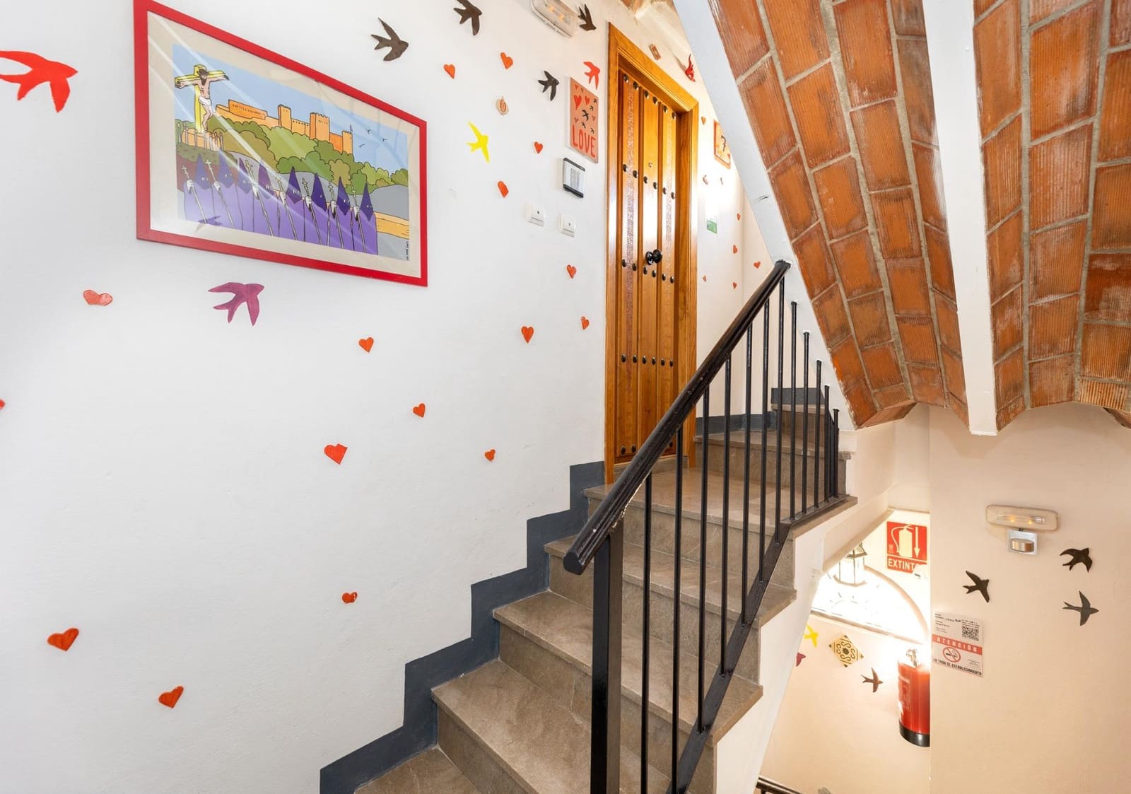 Hotel de 10 habitaciones en Granada ciudad en venta - 1.900.000 € (Ref: 9743165)