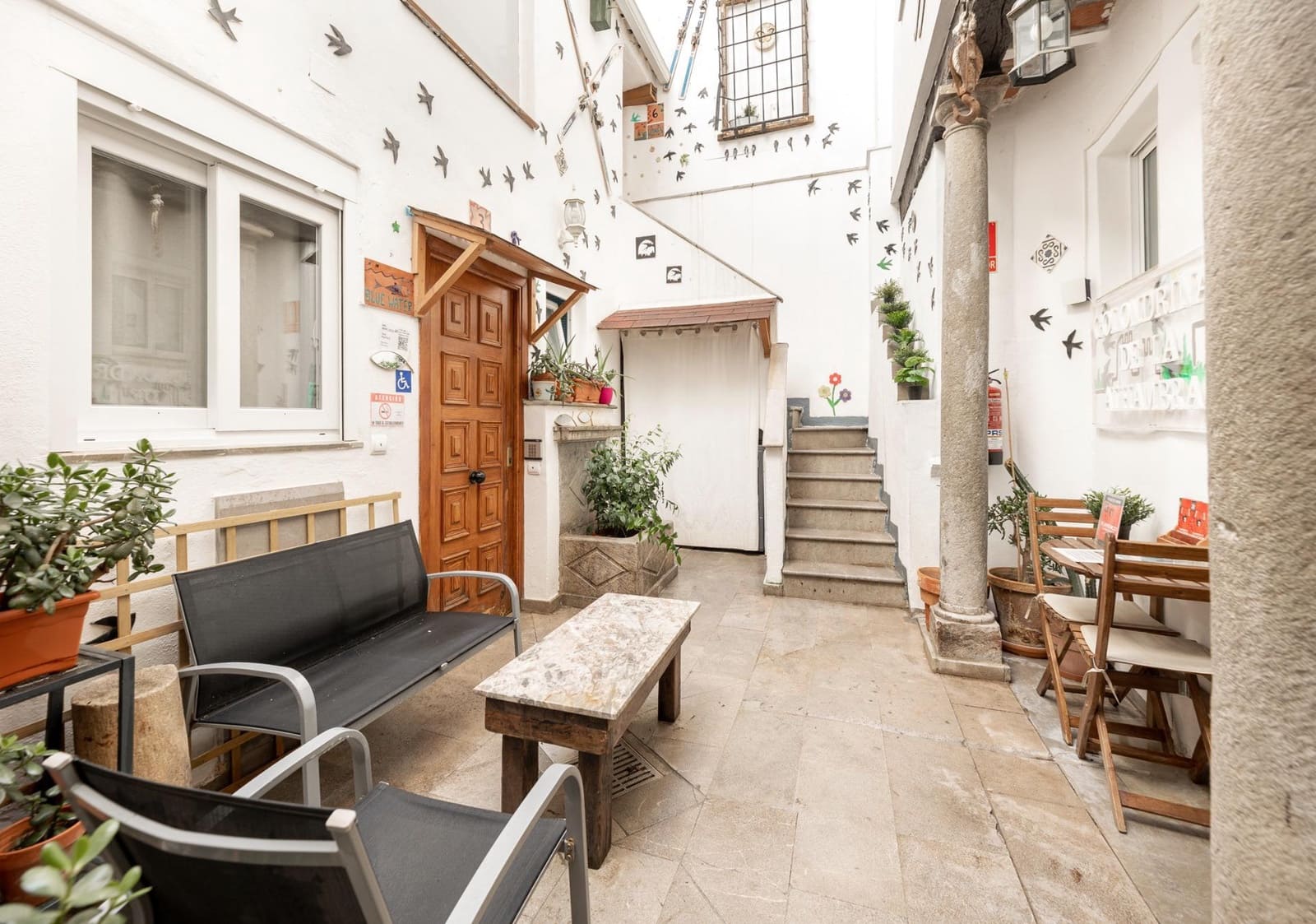 Hotel de 10 habitaciones en Granada ciudad en venta - 1.900.000 € (Ref: 9743165)