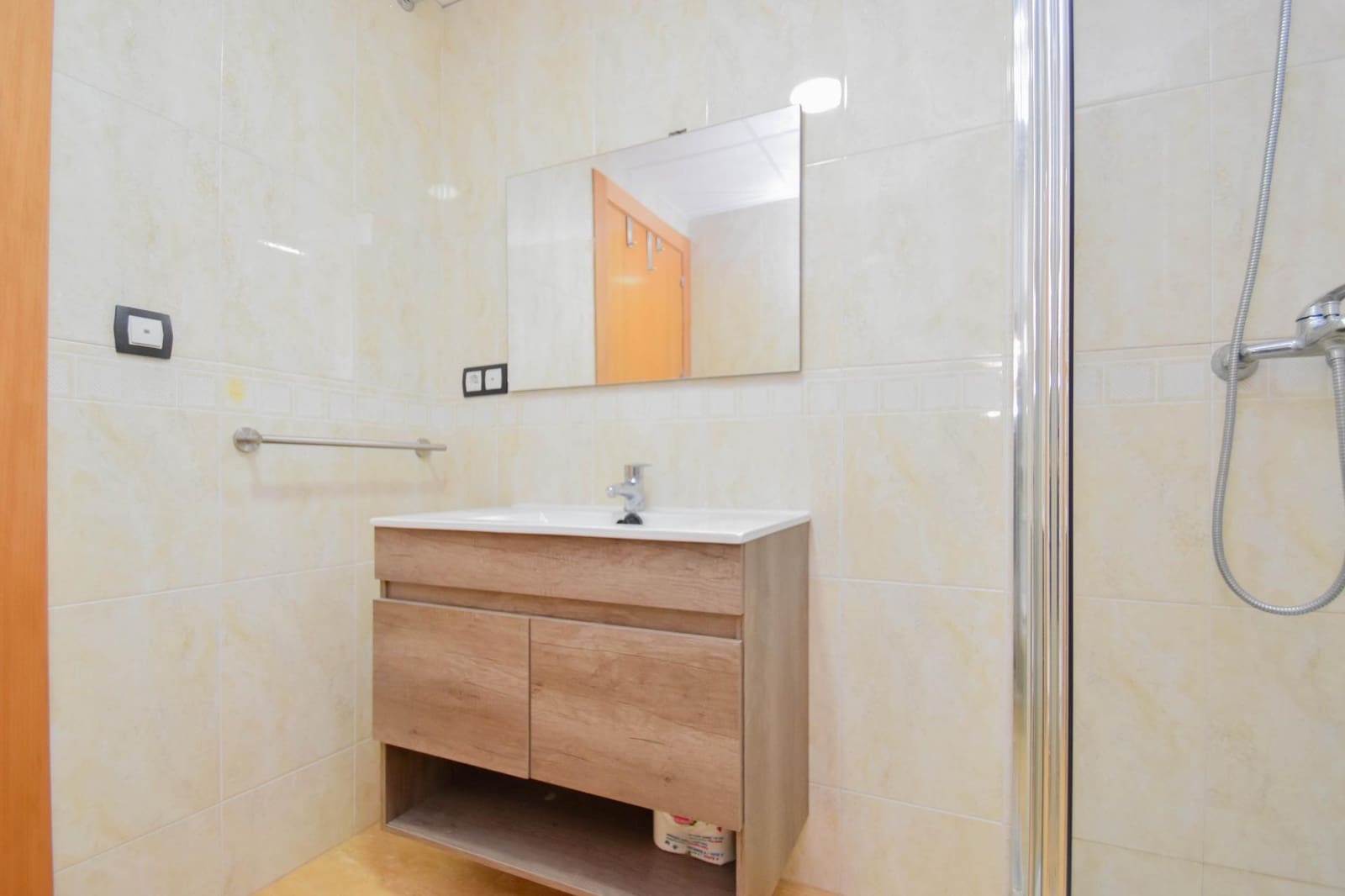 2 soveværelse Lejlighed til salg i Atarfe med garage - € 159.000 (Ref: 9748101)