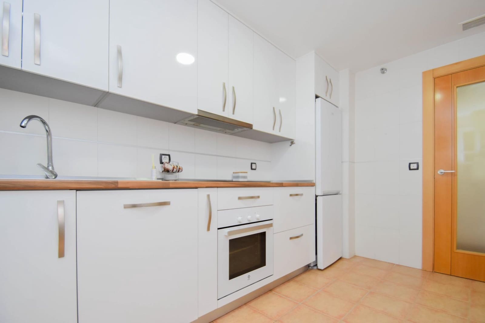 2 soveværelse Lejlighed til salg i Atarfe med garage - € 159.000 (Ref: 9748101)