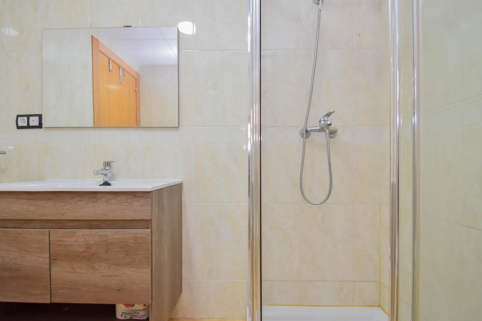 2 soveværelse Lejlighed til salg i Atarfe med garage - € 159.000 (Ref: 9748101)