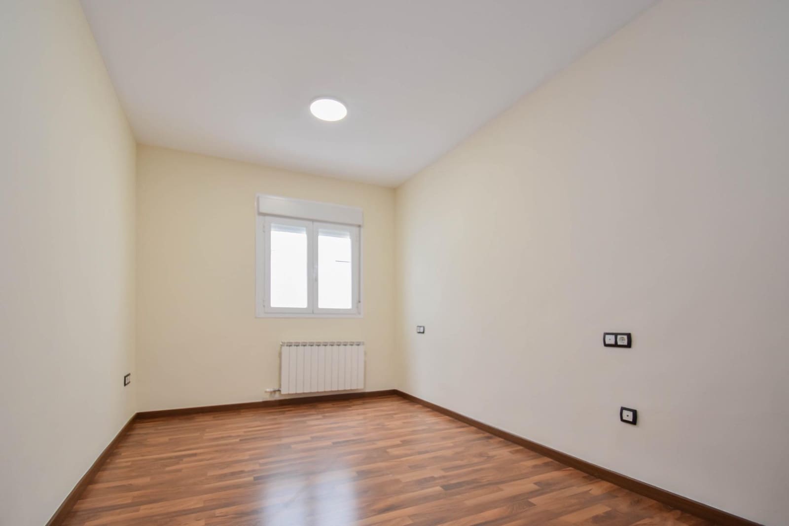 2 soveværelse Lejlighed til salg i Atarfe med garage - € 159.000 (Ref: 9748101)