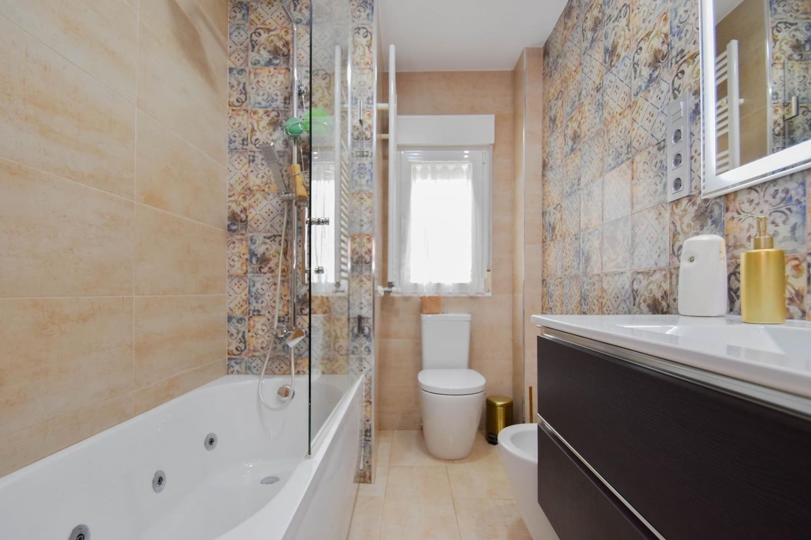 3 soveværelse Lejlighed til salg i Granada by med garage - € 395.000 (Ref: 9755824)