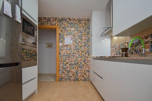 3 soveværelse Lejlighed til salg i Centro, Granada by med garage - € 395.000 (Ref: 9755824)