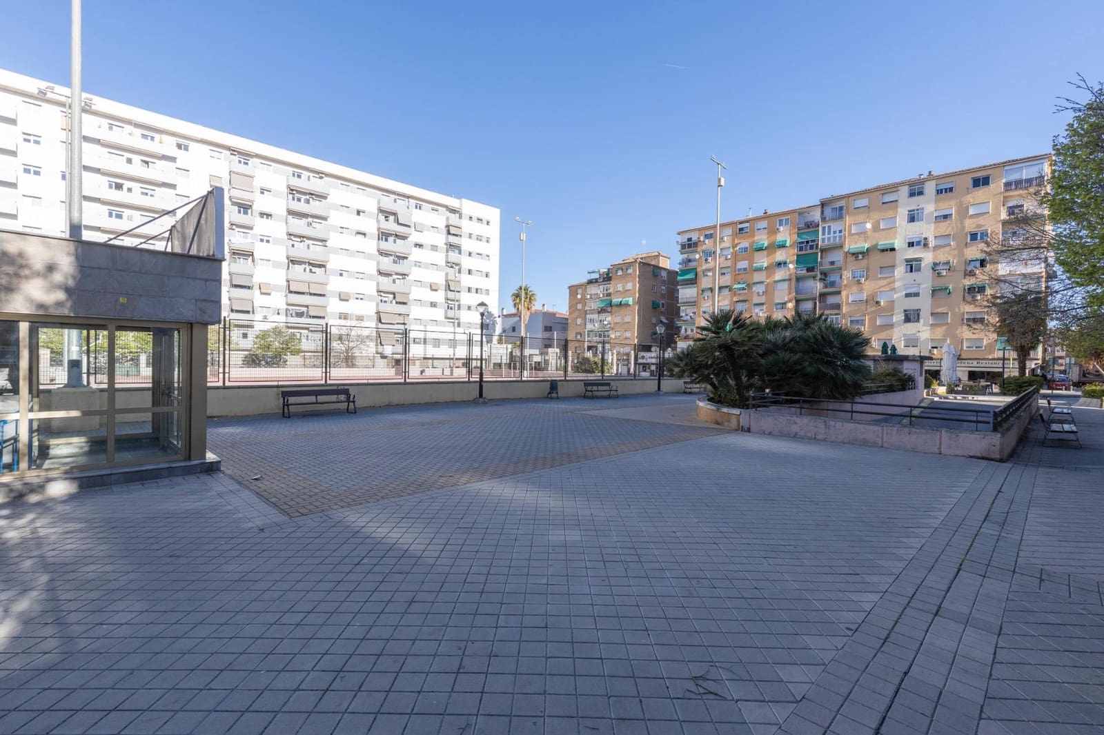 1 bedroom Commercial for sale in Granada city - € 215,000 (Ref: 9759077)