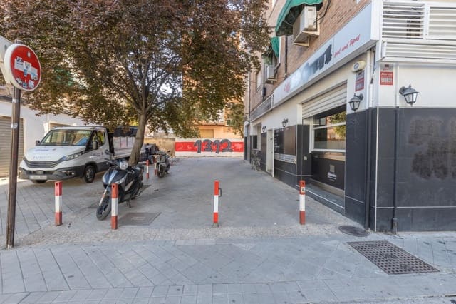1 slaapkamer Commercieel te koop in Granada stad - € 215.000 (Ref: 9759077)