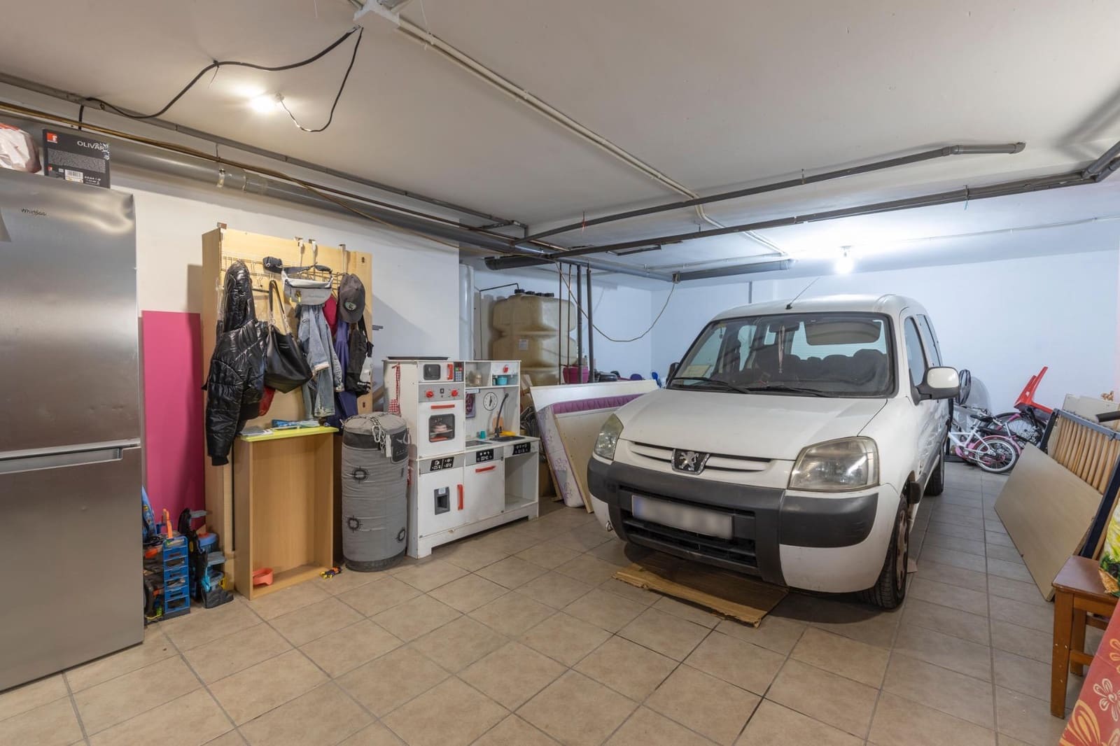 4 bedroom Semi-detached Villa for sale in Atarfe with garage - € 299,000 (Ref: 9778279)