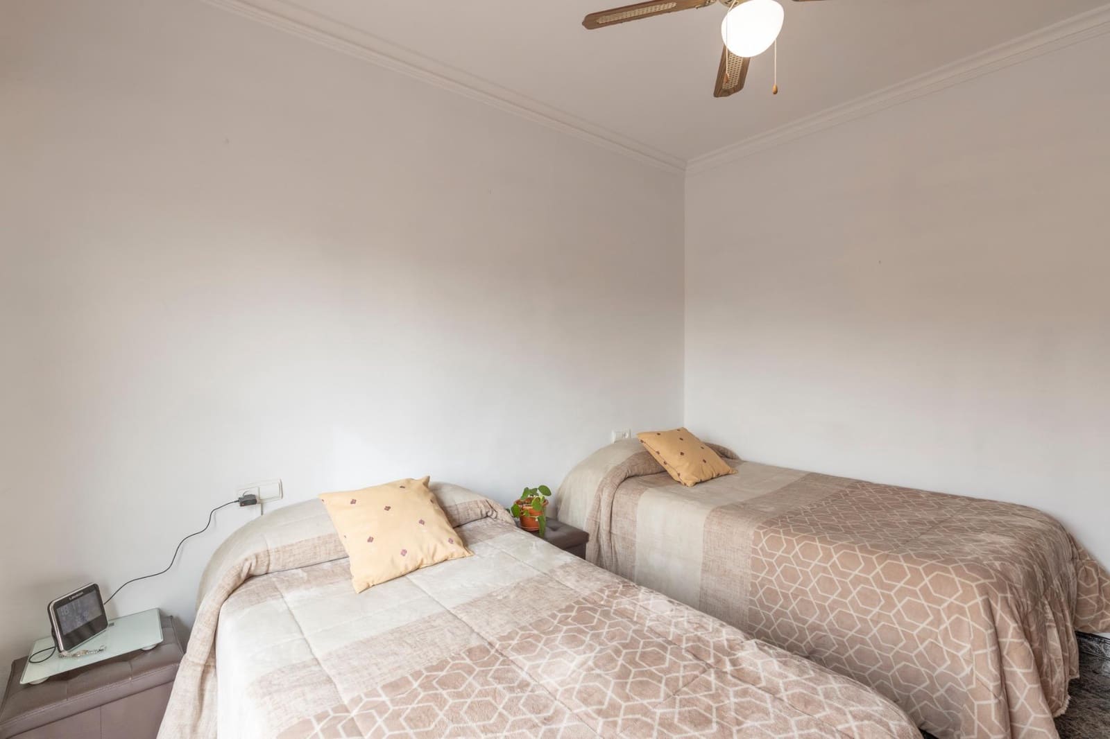 4 bedroom Semi-detached Villa for sale in Atarfe with garage - € 299,000 (Ref: 9778279)