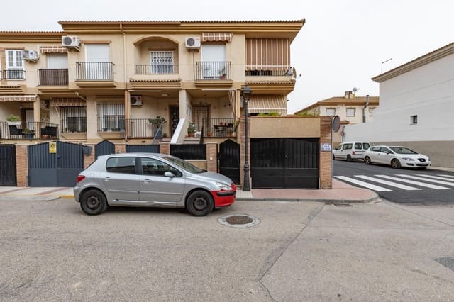 4 bedroom Semi-detached Villa for sale in Atarfe with garage - € 299,000 (Ref: 9778279)