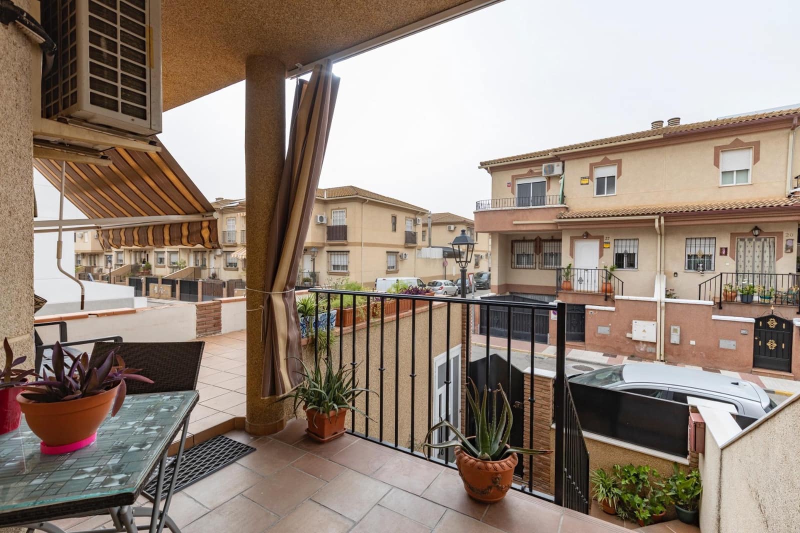 4 bedroom Semi-detached Villa for sale in Atarfe with garage - € 299,000 (Ref: 9778279)