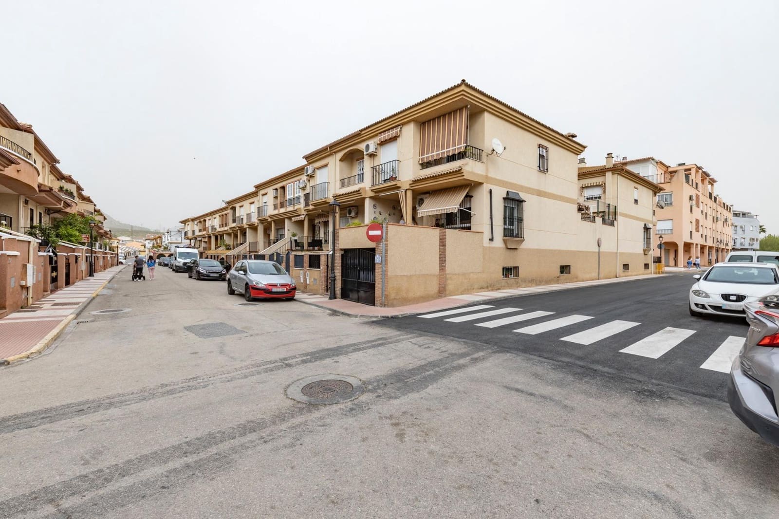 4 bedroom Semi-detached Villa for sale in Atarfe with garage - € 299,000 (Ref: 9778279)